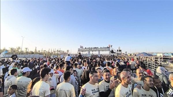 بمشاركة الآلاف.. مشهد مهيب فى ماراثون زايد الخيرى بالعاصمة الإدارية (بث مباشر) 
  الجمعة 27/12/2024 10:31 ص
    
    أطلق الدكتور أشرف صبحي، وزير الشباب والرياضة، النسخة التاسعة من ماراثون زايد الخيري بالعاصمة الإدارية الجديدة، صباح اليوم الجمعة