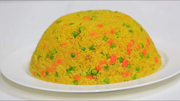 طريقة عمل الأرز بالبسلة والجزر والكاري