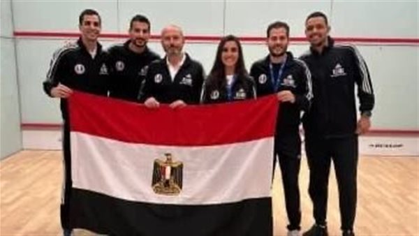 وزير الرياضة يهنئ  منتخب الاسكواش بعد التتويج ببطولة العالم