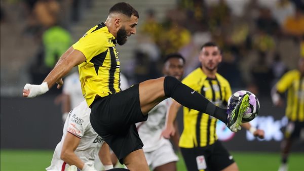 بـ3 مساهمات تهديفية.. بنزيما يقود اتحاد جدة لاكتساح الرائد بالدوري السعودي