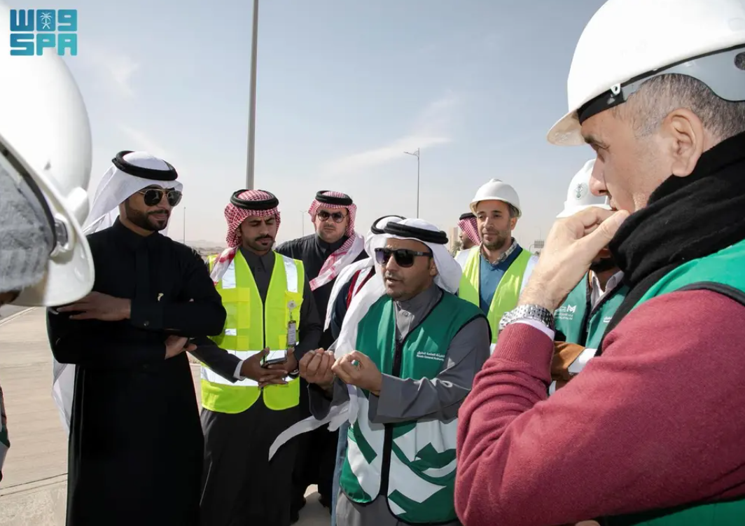 أمانة الاحساء تُطلق مشروع “تشغيل نظام النقل والسلامة المرورية في الطرق”